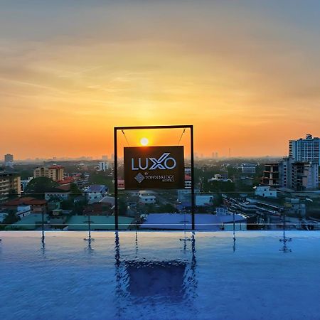 Luxo Kochi Hotel Ngoại thất bức ảnh