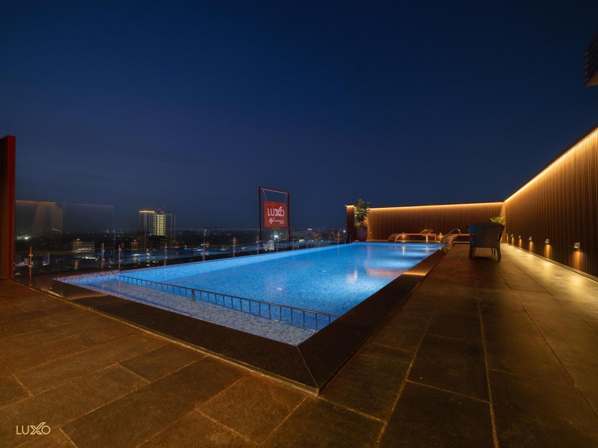 Luxo Kochi Hotel Ngoại thất bức ảnh