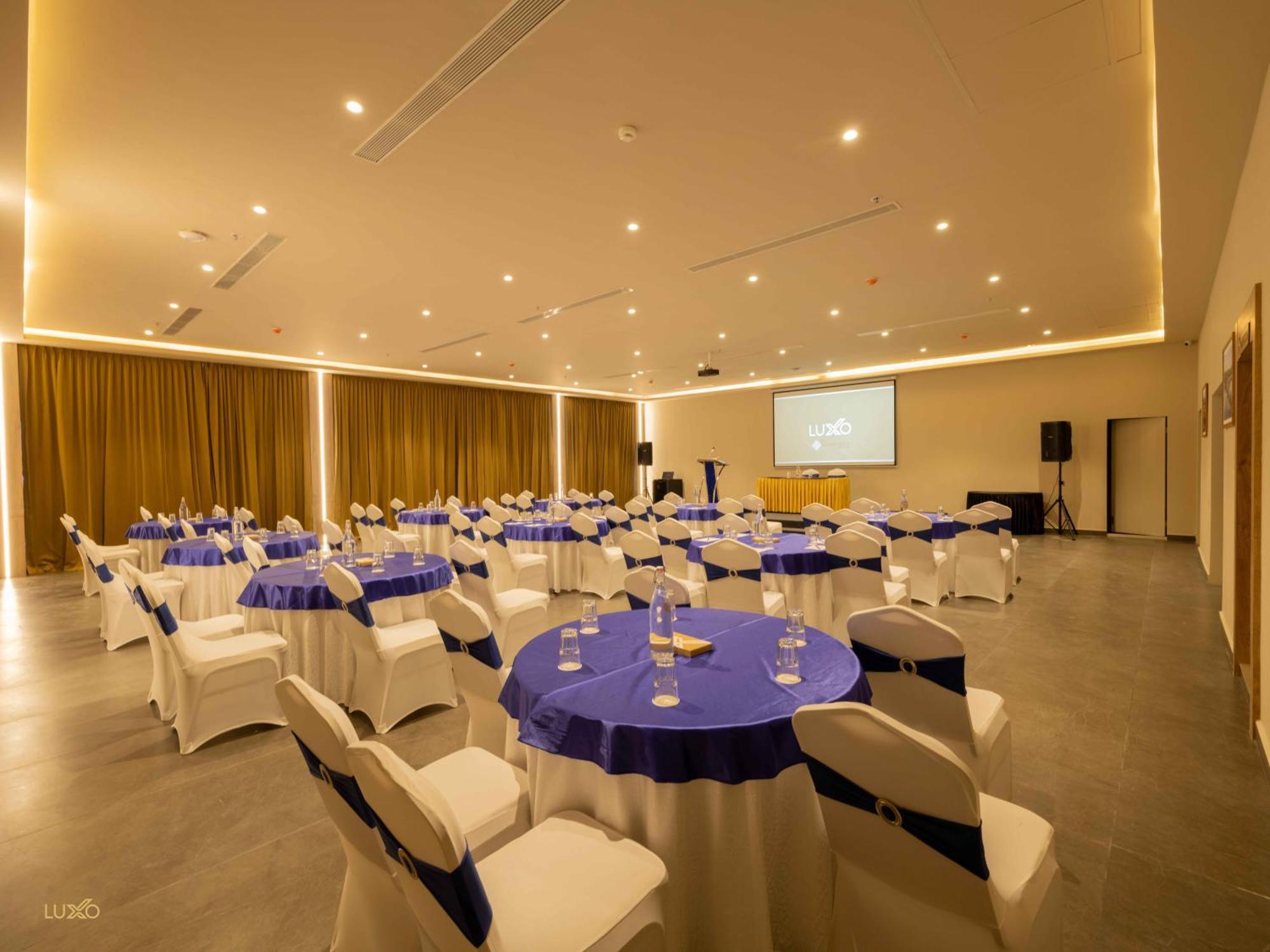 Luxo Kochi Hotel Ngoại thất bức ảnh